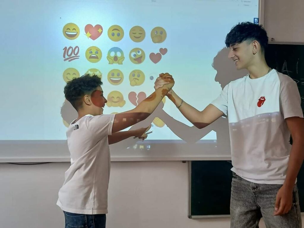 Proiectul național „Necenzurat”a ajuns și la Școala Gimnazială Niculești Proiectul național "Necenzurat"a ajuns și la Școala Gimnazială Niculești, abilitățile de comunicare sunt abilități sociale