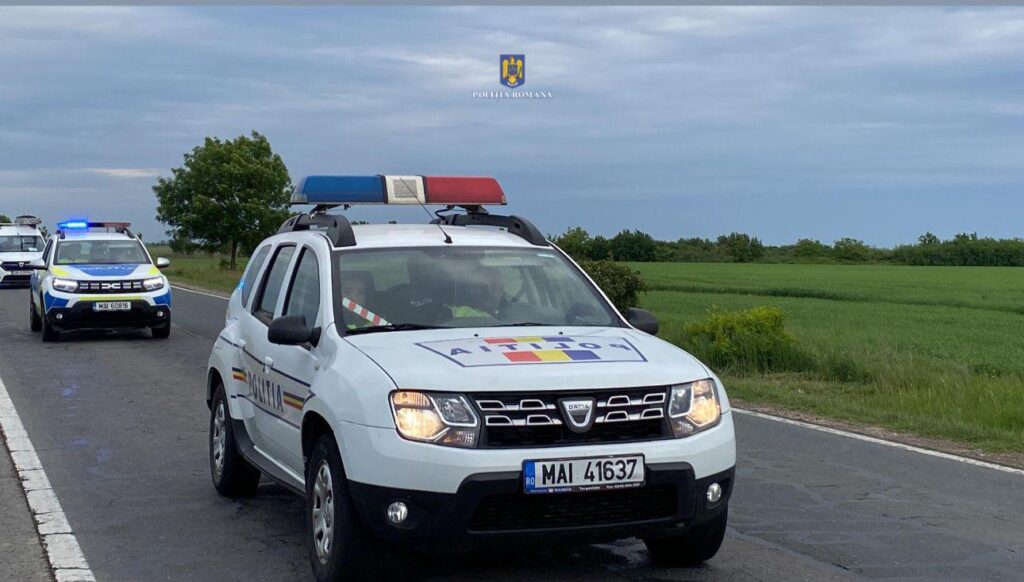 Percheziții la firmele de colectare fier vechi din Bălteni. VIDEO Percheziții la Bălteni, în această dimineață, 17 mai, polițiștii din cadrul Inspectoratului de Poliție Județean Dâmbovița efectuează patru controale economice, în satul Bălteni.