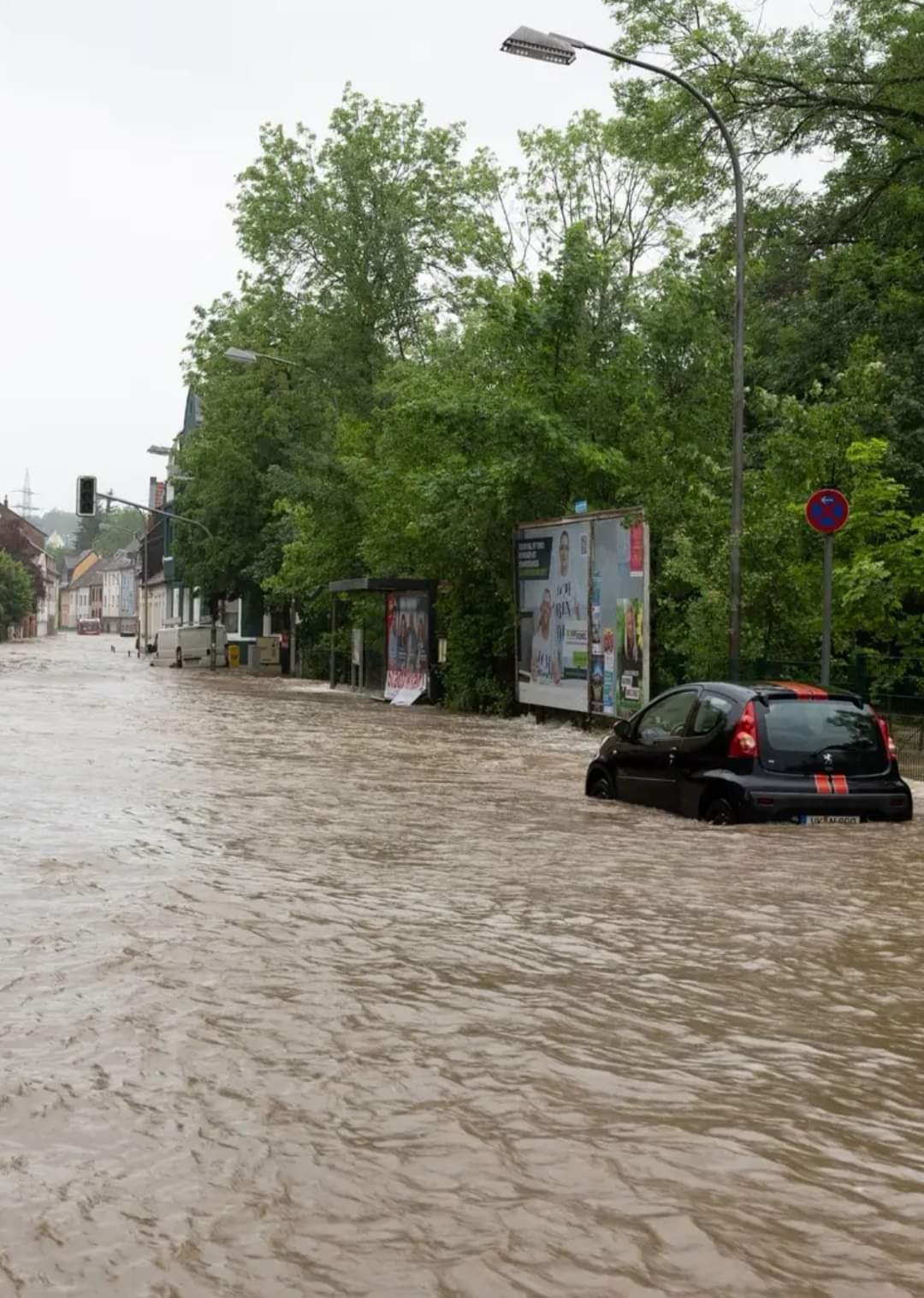 Meteorologii anunță că în perioada 22 - 24 MAI 2024, un ciclon puternic va lovi majoritatea zonelor din România, PLOI, VIJELII ȘI GRINDINĂ