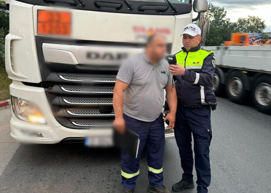 Razie pe drumurile publice din județul Dâmbovița, pentru siguranța traficului Razie pe drumurile publice din județul Dâmbovița, pentru siguranța traficului, polițiștii rutieri din cadrul Inspectoratului de Poliției Județean Dâmbovița