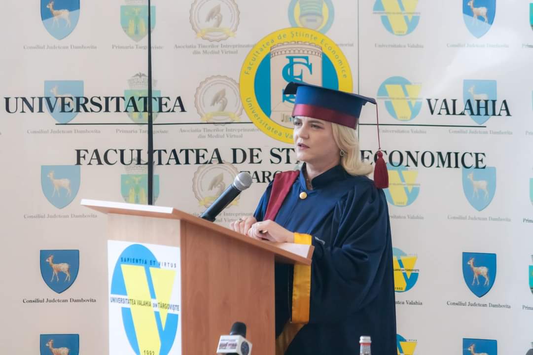 32 de ani de existență a Universității "Valahia" din Târgoviște, în cadrul ședinței festive a Senatului universitar,