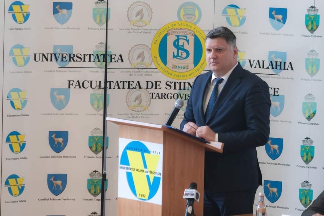 32 de ani de existență a Universității "Valahia" din Târgoviște, în cadrul ședinței festive a Senatului universitar,