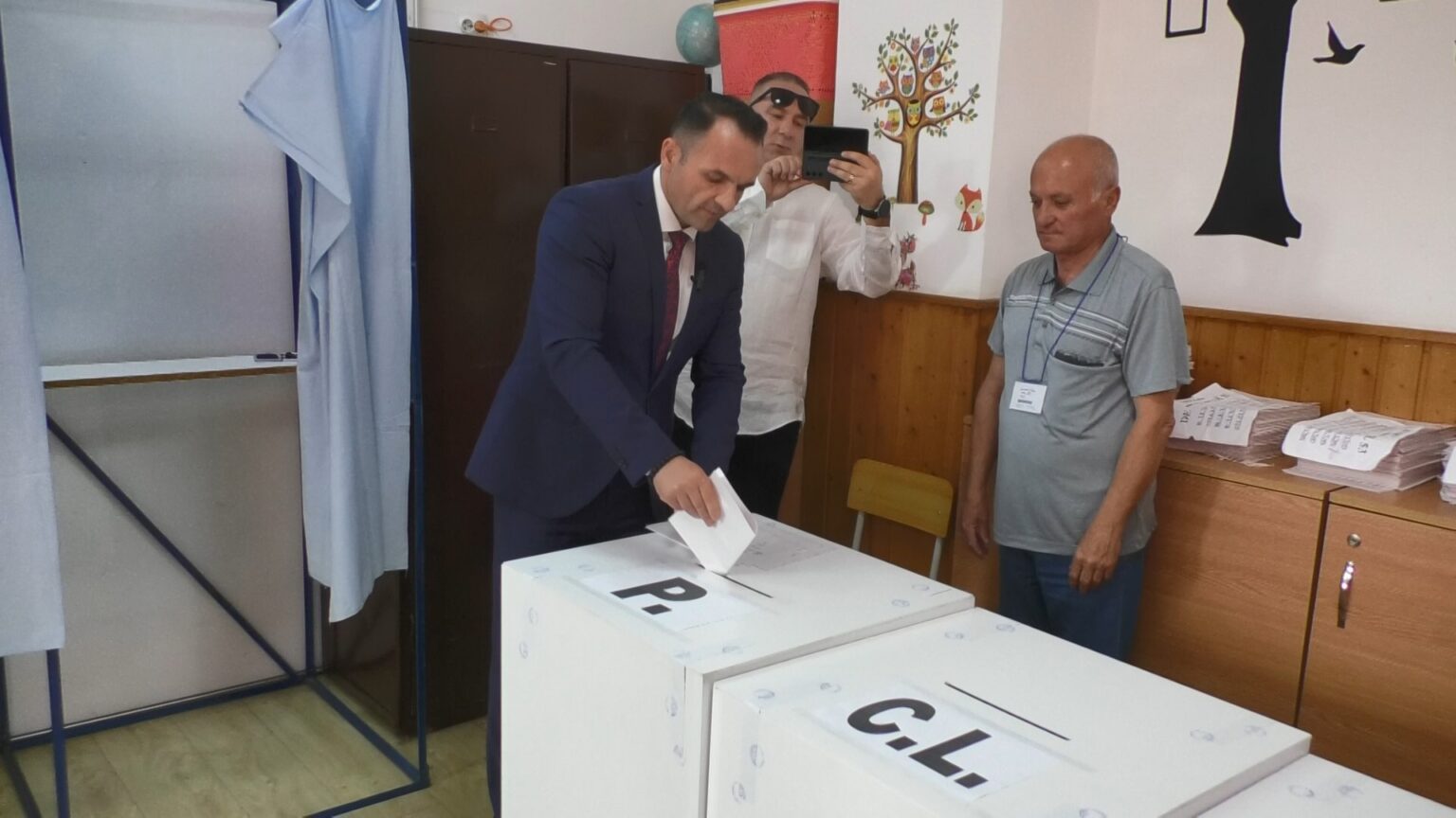 Primarul Daniel Cristian Stan și-a exercitat dreptul la vot la Colegiul Național Pedagogic „Constantin Cantacuzino”