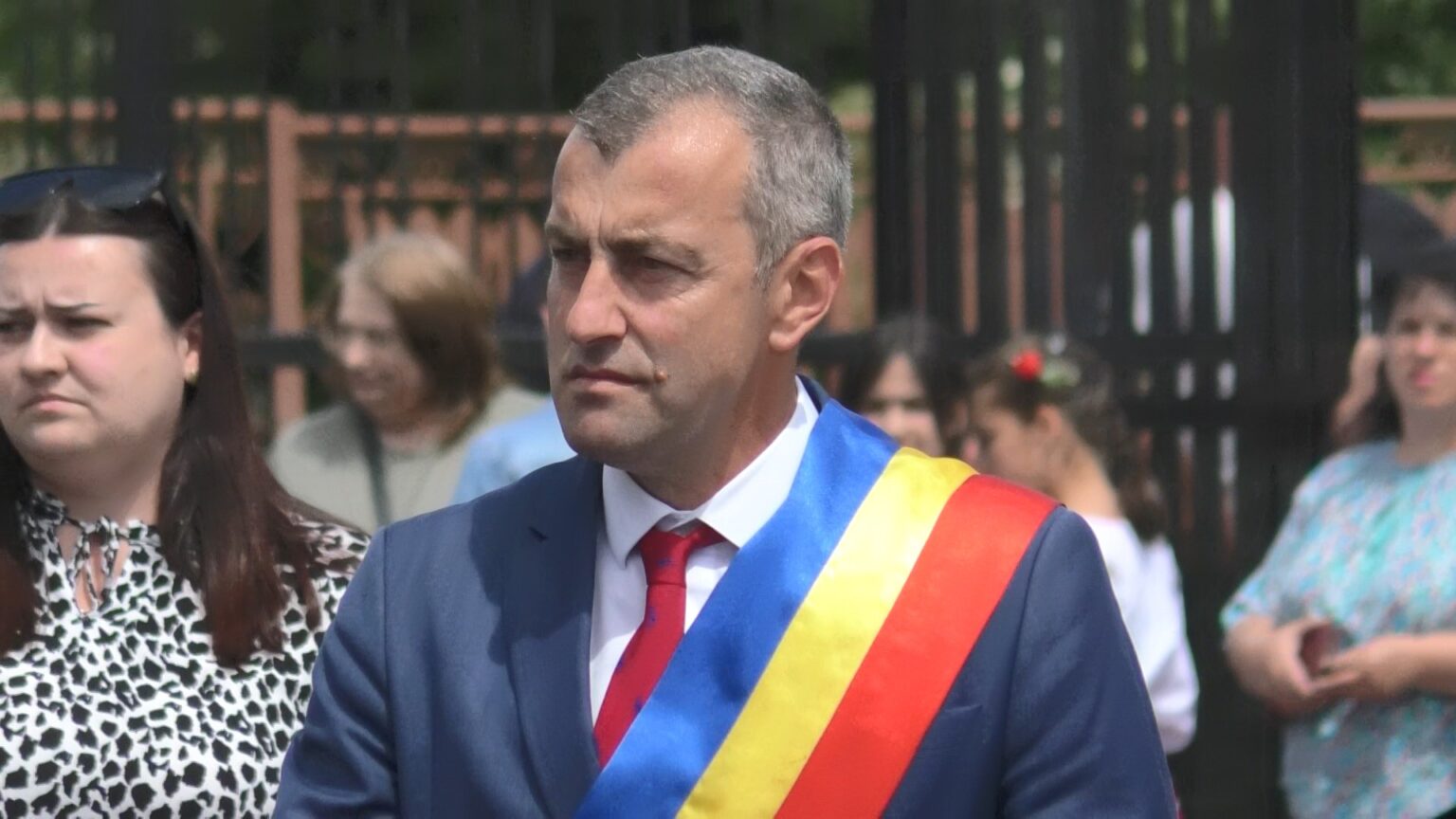 Comuna Moroeni deschide porțile către un viitor luminos: Inaugurarea unei școli ultramoderne. VIDEO Comuna Moroeni deschide porțile către un viitor luminos: Inaugurarea unei școli ultramoderne, astăzi la 1 Iunie, copiii din comuna Moroeni