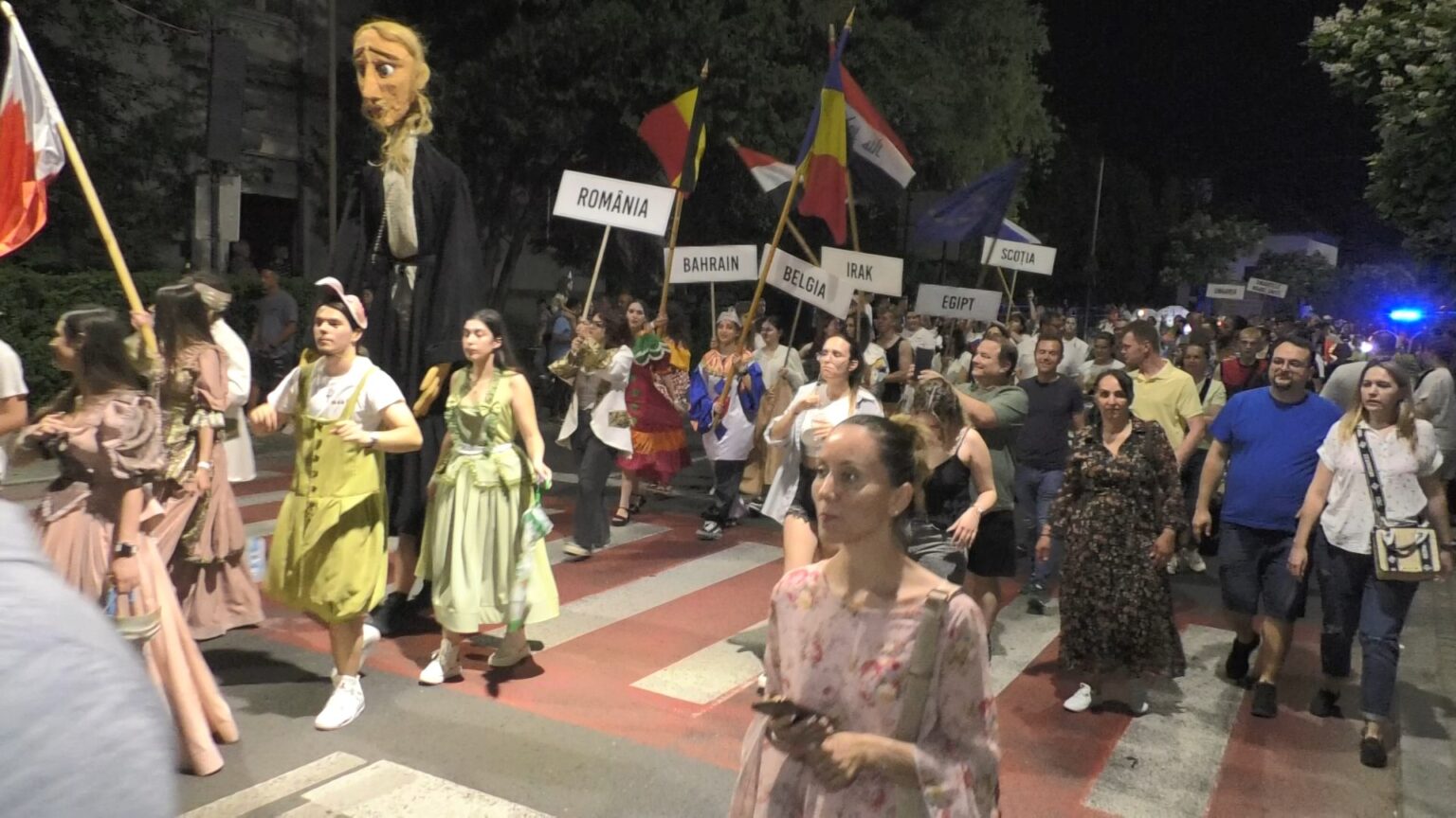 Parada BABEL a adus o explozie de culori și diversitate culturală în municipiul Târgoviște. VIDEO Parada BABEL a adus o explozie de culori și diversitate culturală în municipiul Târgoviște.