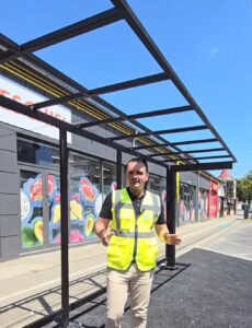 În municipiul Târgoviște a debutat cea de-a doua etapă a unui proiect ambițios care vizează montarea de stații noi de autobuz