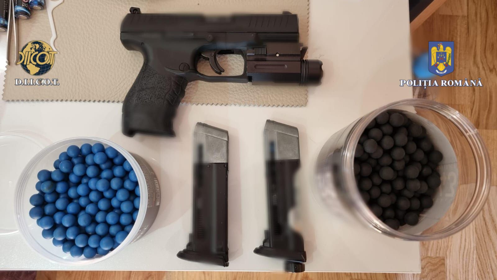 Polițiștii Serviciului de Combatere a Criminalității Organizate Dâmbovița, împreună cu procurorii Direcției de Investigare a Infracțiunilor