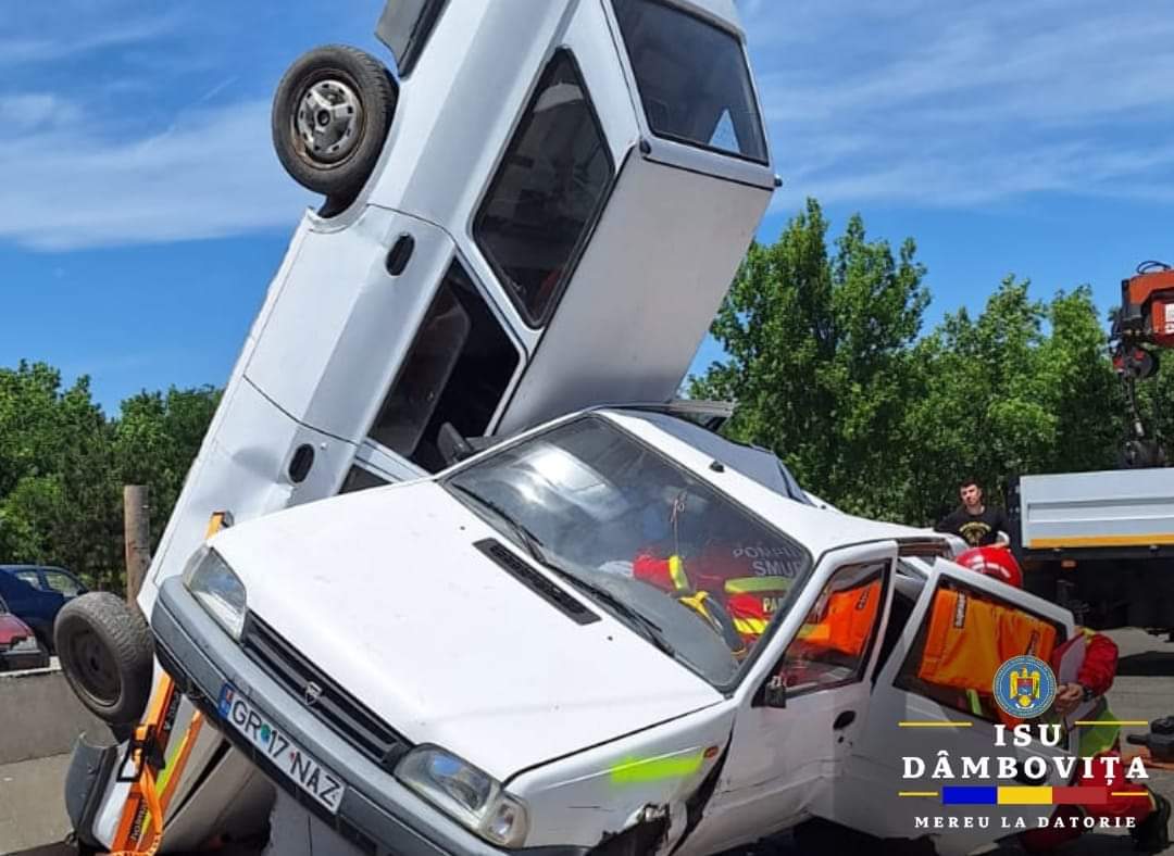 Echipa reprezentativă a Inspectoratului pentru Situații de Urgență „Basarab I” al județului Dâmboviţa "Carpathian Bears Dambovita