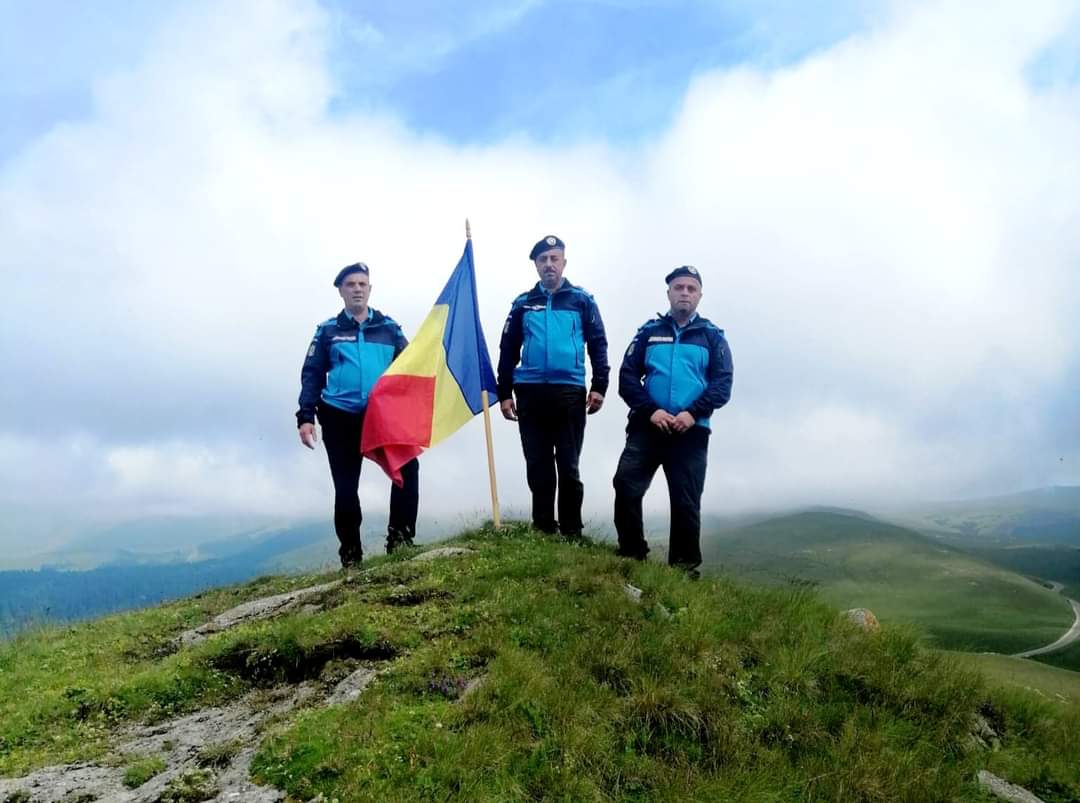 Jandarmii montani dâmbovițeni au marcat Ziua Drapelului Național printr-o misiune specială deosebit de impresionantă.