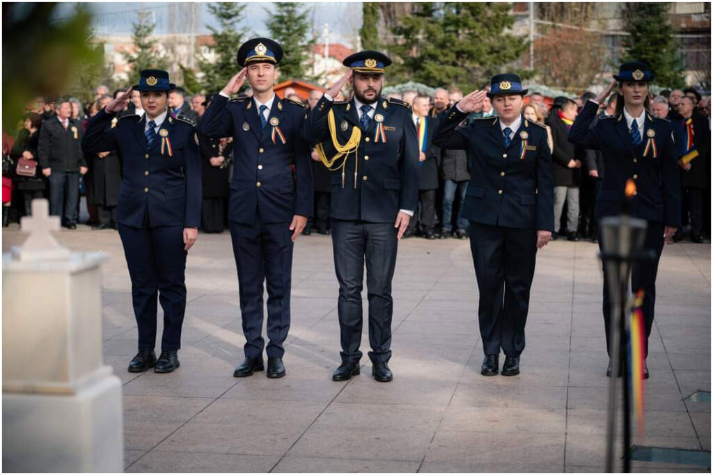 Penitenciarul Mioveni se evidențiază ca un model de bune practici, inovație și eficiență. Sub conducerea comisarului de poliție penitenciară Patric Daniel Ghebaru, această instituție a demonstrat că schimbarea poate fi o oportunitate extraordinară de creștere și dezvoltare.