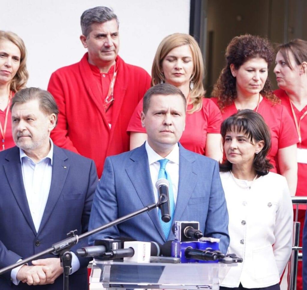 Consiliul Județean Dâmbovița investește în îmbunătățirea condițiilor de la Spitalul Județean de Urgență Târgoviște Consiliul Județean Dâmbovița a semnat primele șapte contracte de achiziții în valoare totală de peste 20,5 milioane
