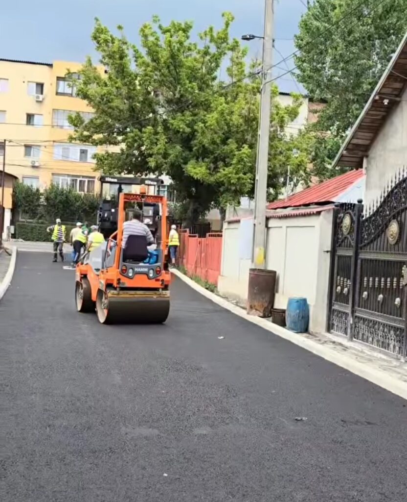 Strada Cocorilor din Târgoviște trece printr-o schimbare radicală, fiind modernizată Strada Cocorilor din Târgoviște trece printr-o schimbare radicală, fiind modernizată, administrația continuând astfel eforturile de modernizare a infrastructurii rutiere din oraș.