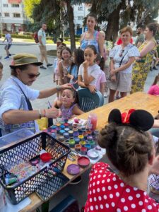 S-a tras cortina peste cea de-a VIII-a ediție a festivalului Mimesis Fest 2024, un eveniment care a adus împreună iubitori de teatru și artă din toate colțurile țării. 