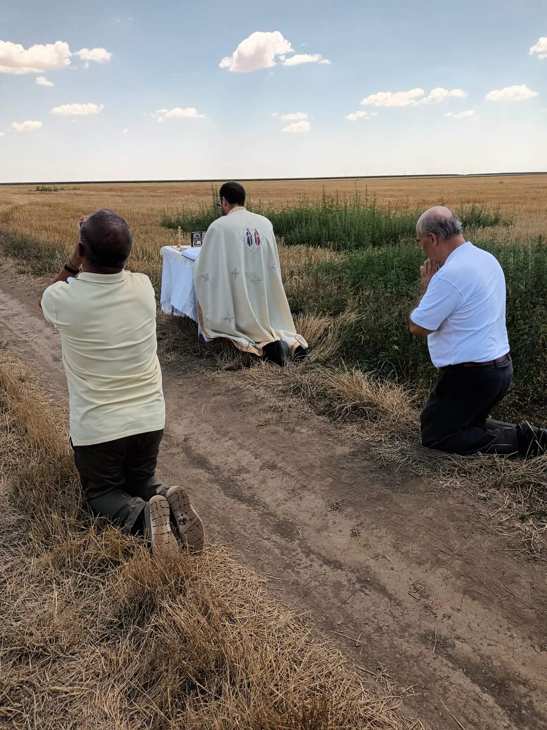 Preoții se vor ruga pentru ploaie, în contextul actual al secetei care afectează agricultura și alte domenii de activitate, Patriarhia Română