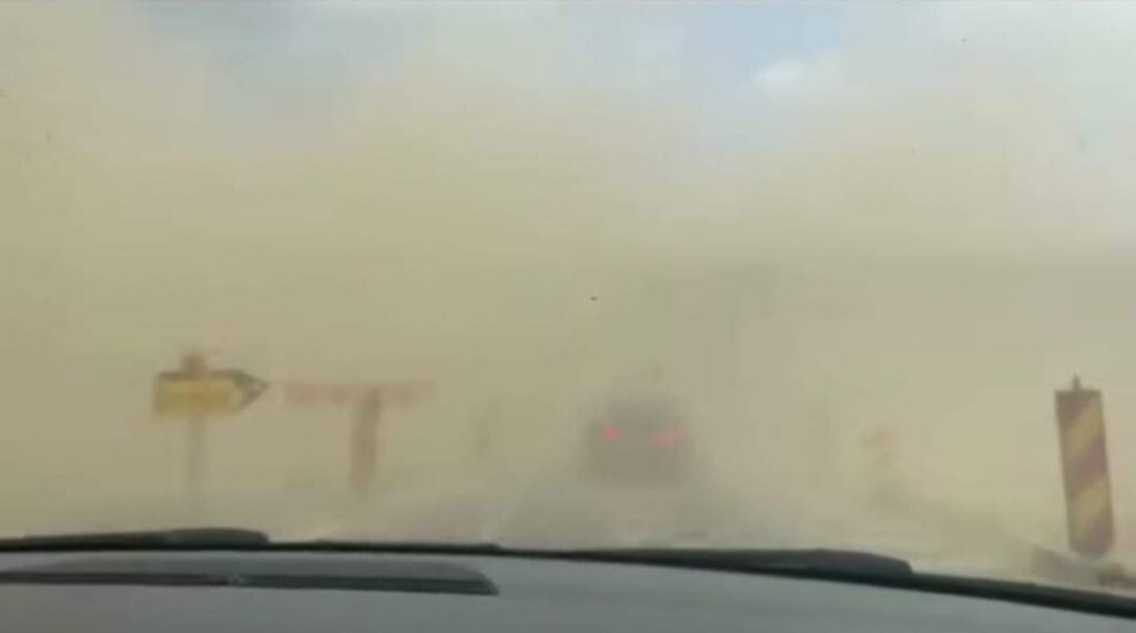 Pericol de furtuni de praf în orice zonă din țară. În urma unei schimbări bruște a vremii, orașul Craiova