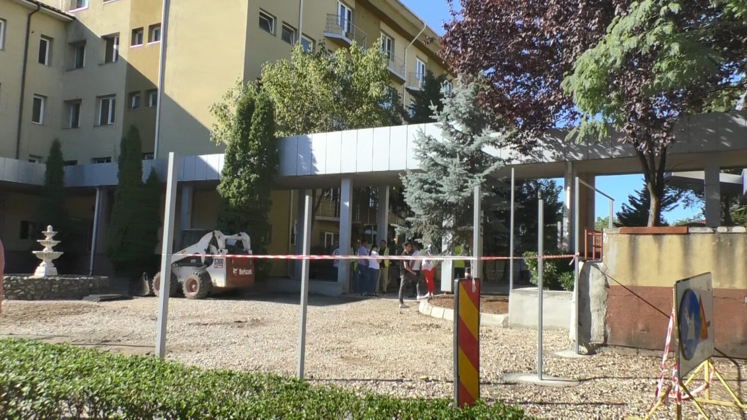 Relocarea Școlii Gimnaziale "Tudor Vladimirescu" va avea loc în microraionul 6, Bulevardul Unirii, nr. 28, unde a funcționat Judecătoria Târgoviște