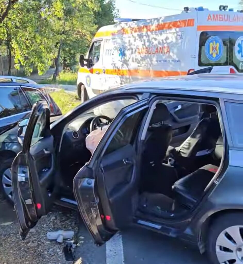 Haos pe DN 71 în localitatea Ulmi, a avut loc un accident rutier care a implicat mai multe autoturisme și a condus la rănirea a două persoane.