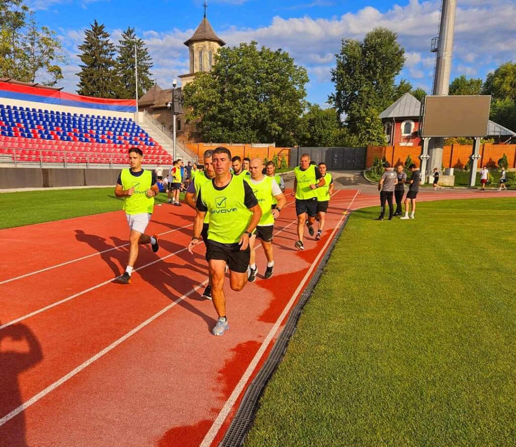 Arbitrii din județul Dâmbovița și-au demonstrat pregătirea fizică la Stadionul „Eugen Popescu” din Târgoviște Arbitrii din județul Dâmbovița și-au demonstrat pregătirea fizică la Stadionul „Eugen Popescu” din Târgoviște, unde au susținut