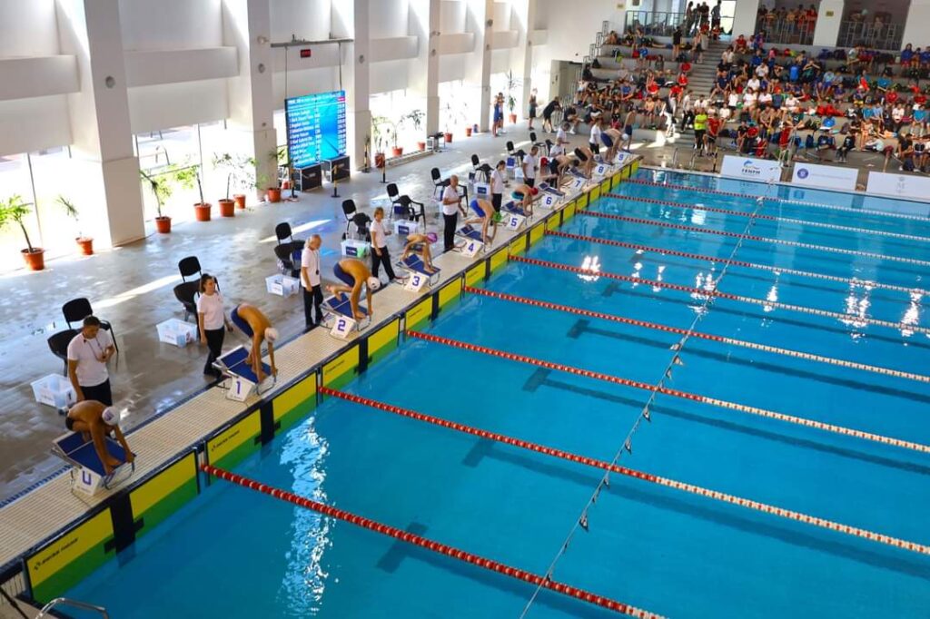 Primăria Târgoviște ar fi onorată dacă David Popovici, cel mai bun înotător din istoria României, ar alege să se antreneze și la bazinul olimp din Târgoviște.