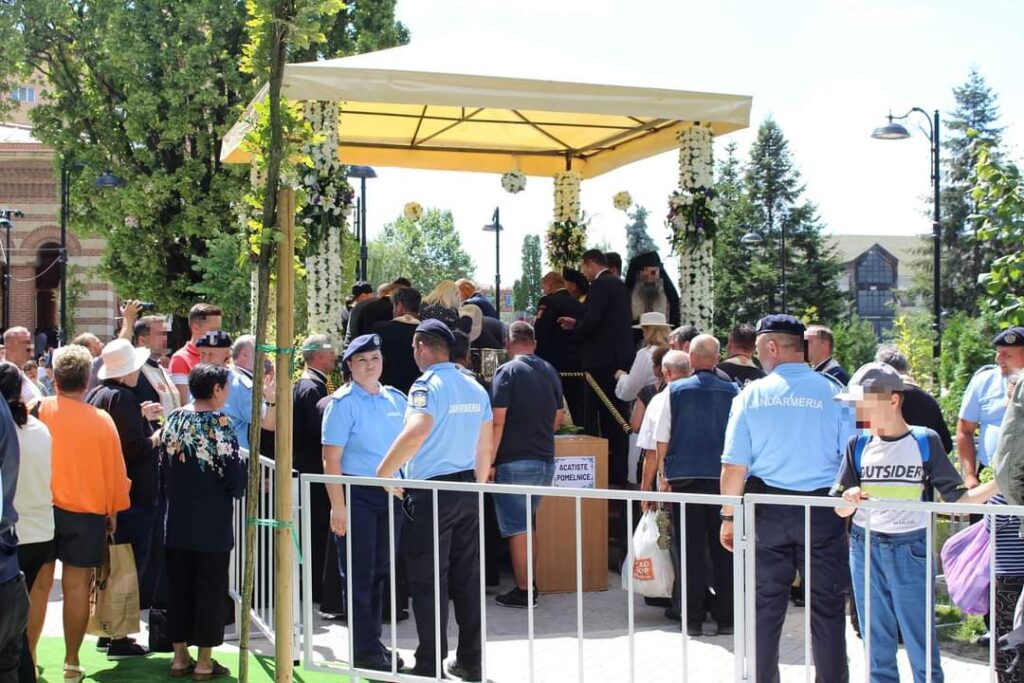 Jandarmii dâmbovițeni veghează la buna desfășurare a activităților prilejuite de sărbătoarea Sfântului Ierarh Nifon