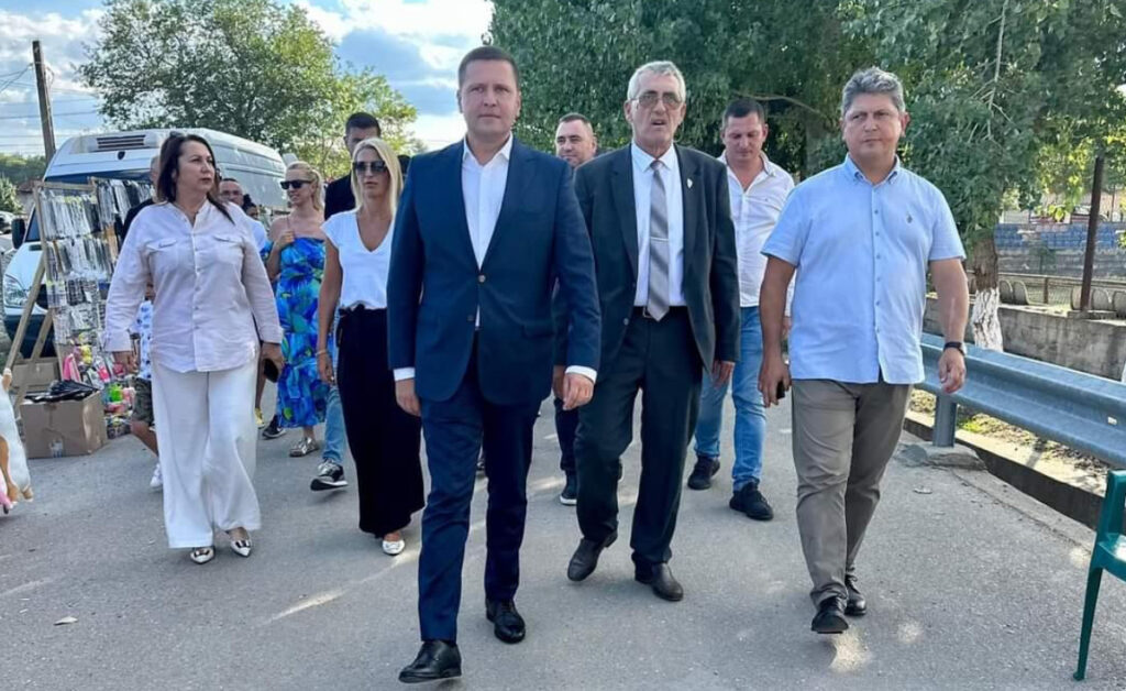 Echipa PSD Dâmbovița, condusă de președintele Corneliu Ștefan, a avut un weekend plin de evenimente în comunitățile Șotânga și Dobra