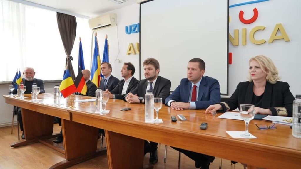 La  Uzina Atomacanica Moreni, a demarat  un nou proces de colaborare între fabrici cu tradiție în  industria de apărare din România.