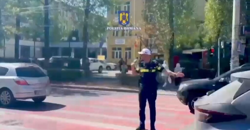 În prima zi de școală, polițiștii din cadrul Inspectoratului de Poliție Județean Dâmbovița au fost alături de elevi, părinți și cadre didactice.