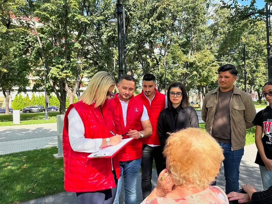 PSD Dâmbovița continuă să strângă semnături pentru susținerea candidaturii președintelui Marcel Ciolacu la alegerile prezidențiale