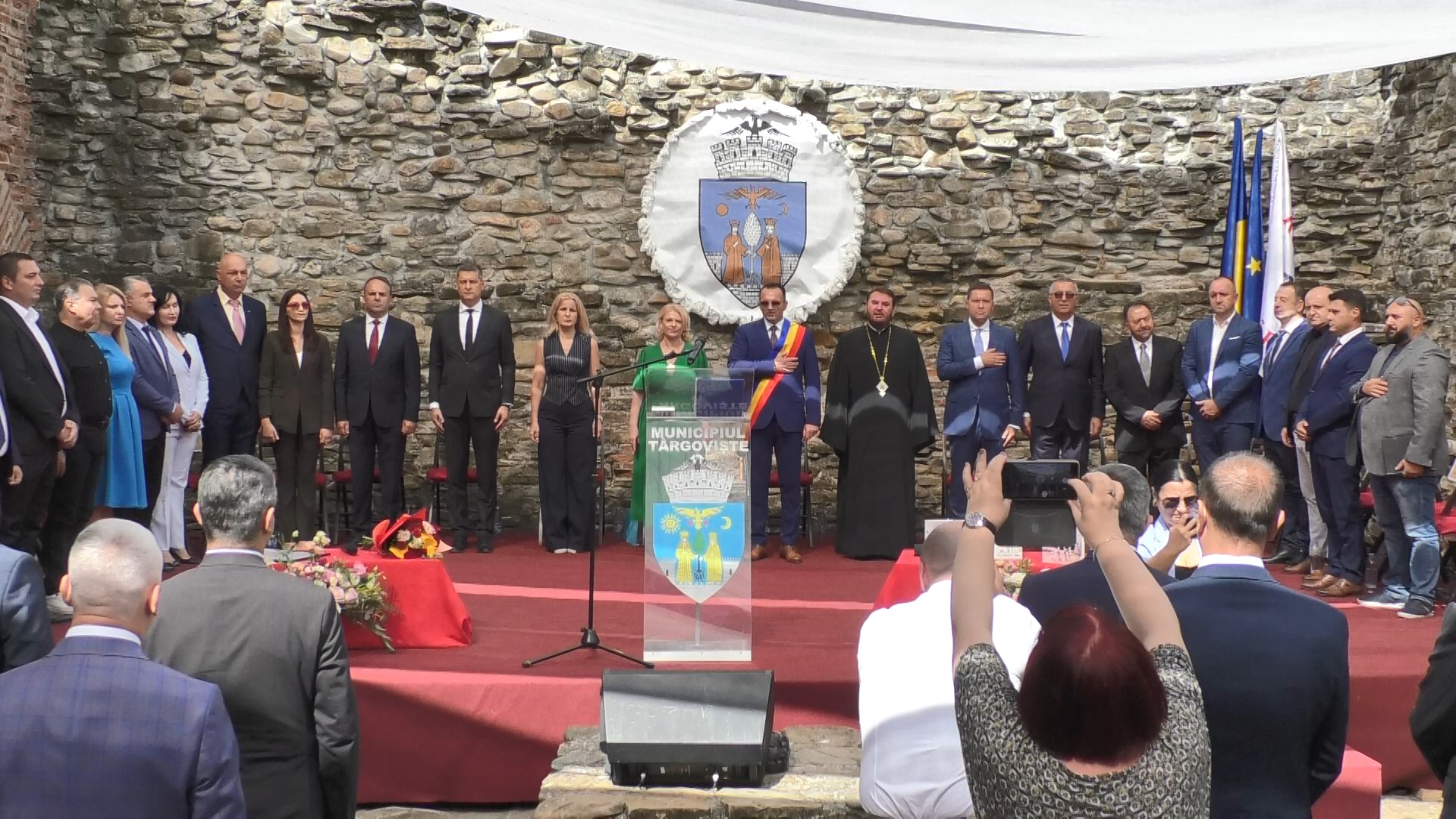 Sub privirile istorice ale Curții Domnești din Târgoviște, a avut loc ședința festivă a CL Târgoviște în cadrul Zilelor Cetății, ce a adunat conducerea Primăriei Târgoviște
