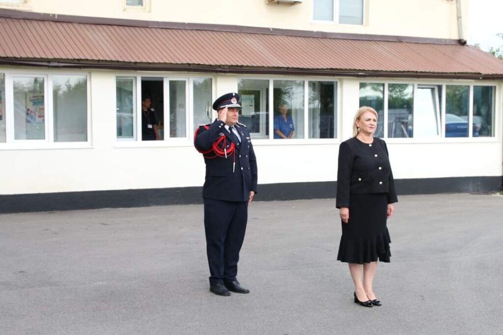 Prefectul județului Dâmbovița, Claudia Gilia, a transmis un mesaj profund de recunoștință și apreciere cu ocazia Zilei Pompierilor. Î