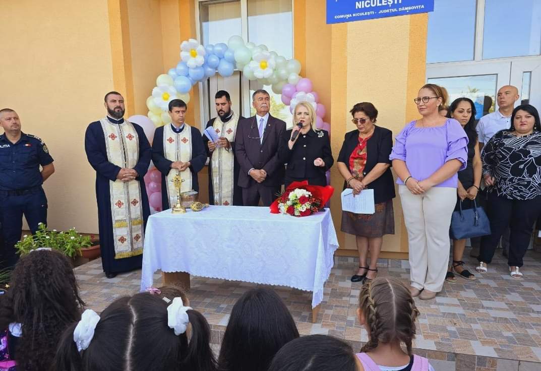 Prefectul județului Dâmbovița, Claudia Gilia, a fost prezentă la deschiderea anului școlar în comunele Niculești, Bilciurești și Butimanu