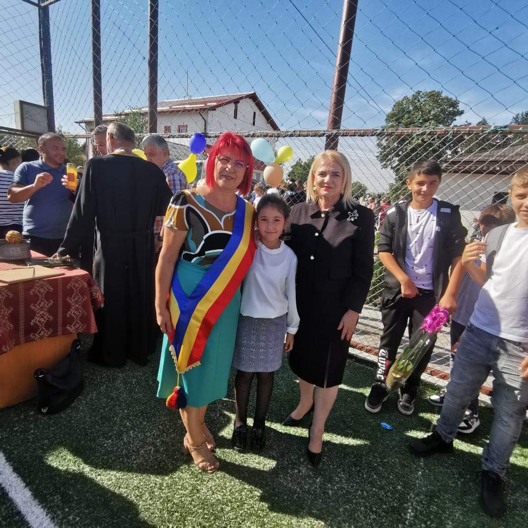Prefectul județului Dâmbovița, Claudia Gilia, a fost prezentă la deschiderea anului școlar în comunele Niculești, Bilciurești și Butimanu