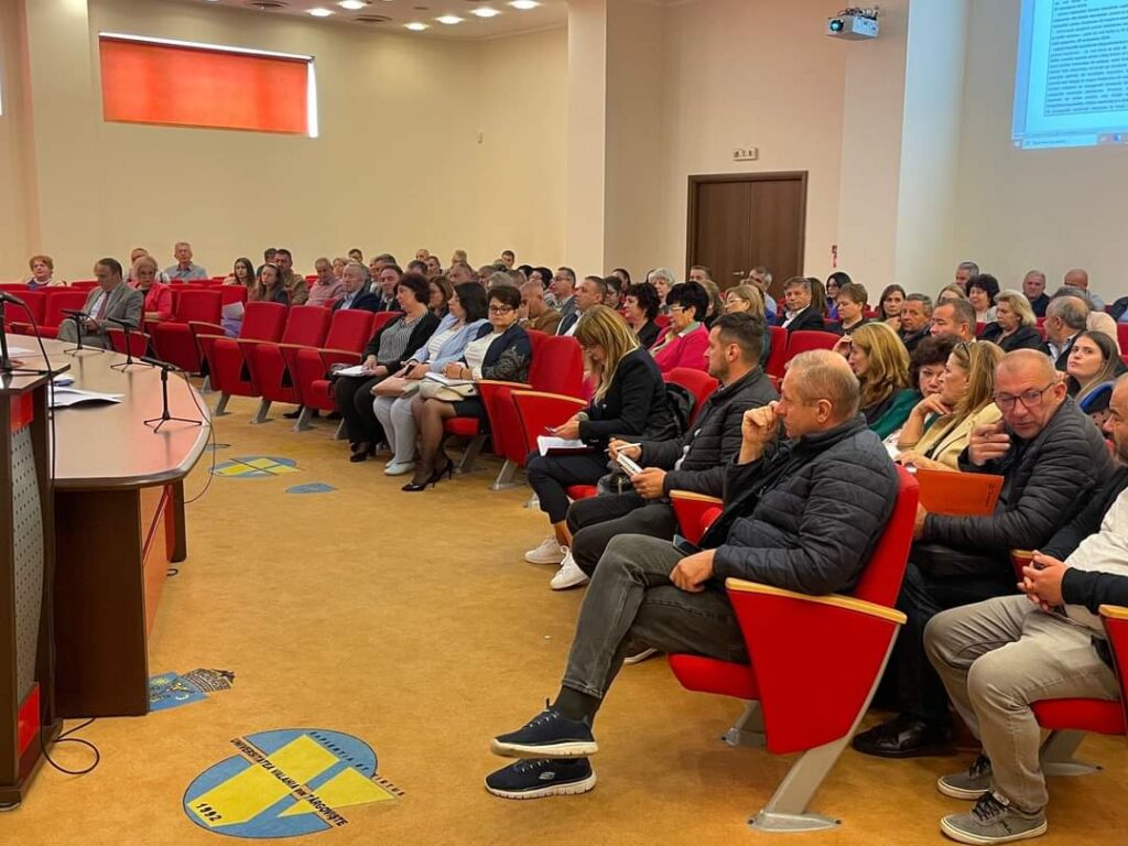 Prefectura Dâmbovița a organizat o instruire pentru primarii și secretarii din județ, în vederea desfășurării alegerilor prezidențiale și parlamentare Prefectura Dâmbovița a organizat astăzi o instruire pentru primarii și secretarii din județ, în vederea desfășurării alegerilor prezidențiale și parlamentare.