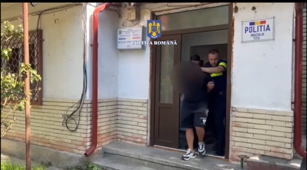 Bătaie în plină strada la Poiana, un bărbat a fost înjunghiat, astăzi, 27 septembrie a.c., în baza probatoriului administrat de polițiștii din cadrul Poliției Orașului Titu