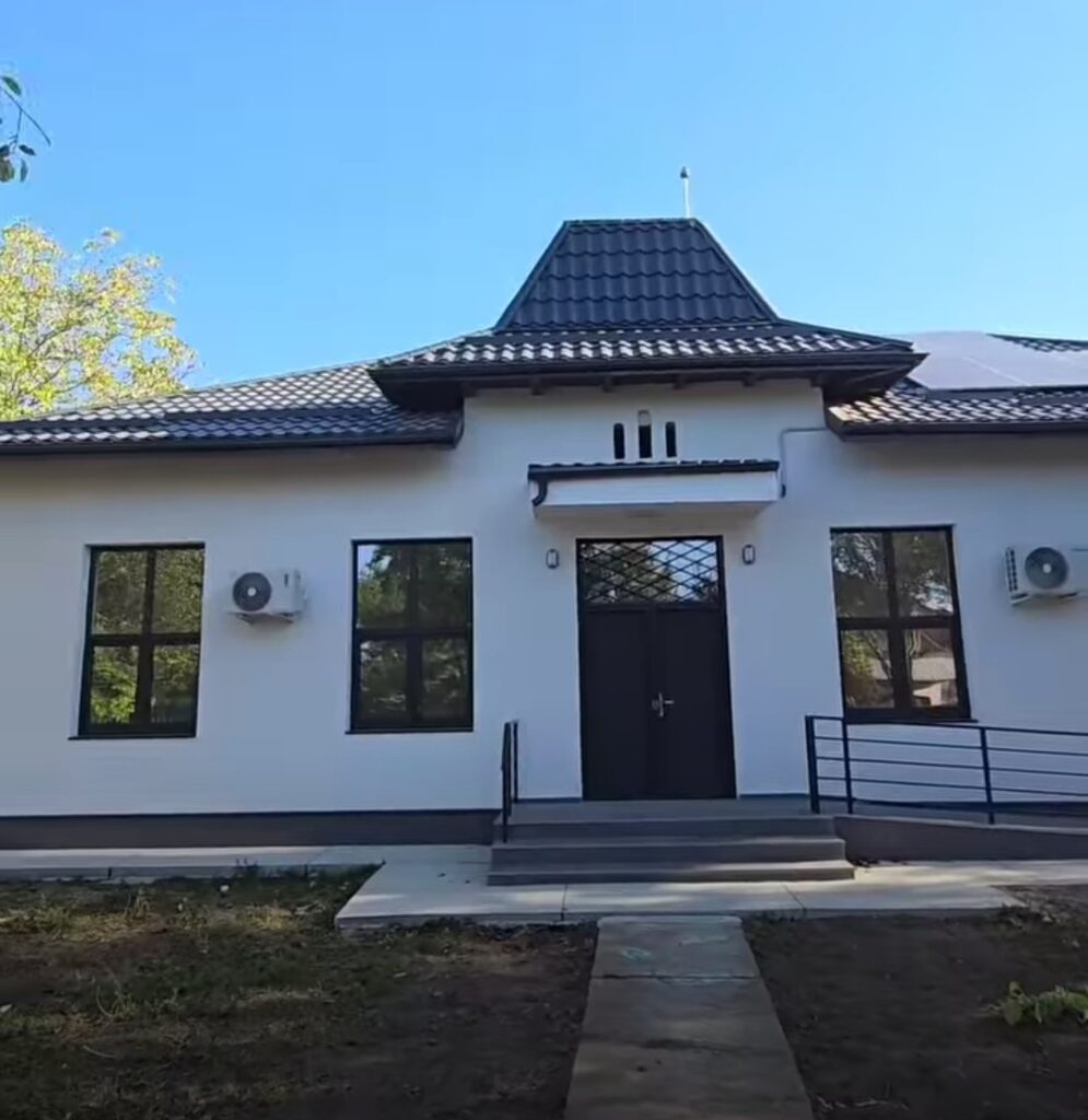 Primarul Daniel Cristian Stan a anunțat  finalizarea lucrărilor de renovare și modernizare a Grădiniței din Priseaca, care se pregătește