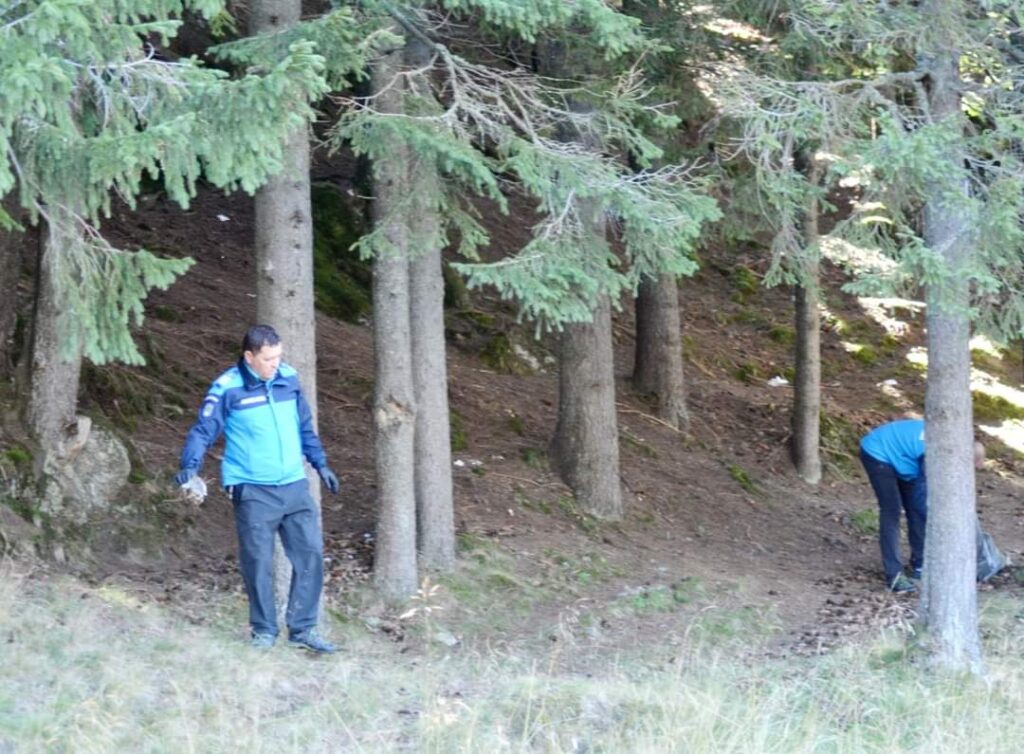 Jandarmii din Dâmbovița au dat dovadă de implicare și responsabilitate în protejarea mediului înconjurător, participând la acțiunile de ecologizare 