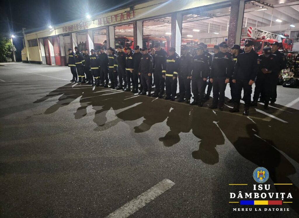 Noaptea trecută, ISU Dâmbovița a trimis un nou contingent de 52 de pompieri și mijloace în zonele afectate de inundații dinb județul Galați.