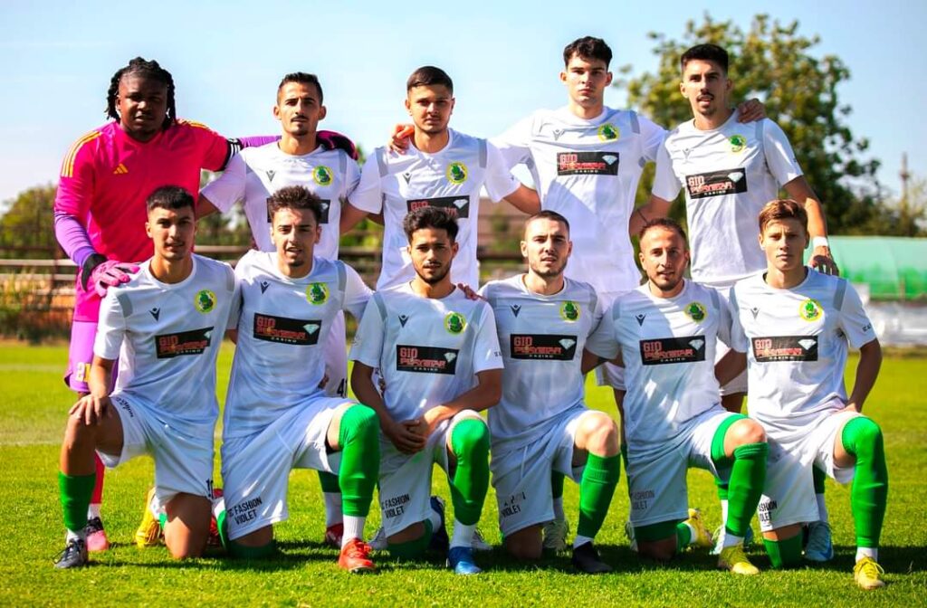 Liga 4 Seniori, Voința Crevedia a reușit să treacă cu brio de derby-ul cu Roberto Ziduri și să se claseze pe primul loc în n clasament În Liga 4 Seniori, echipa Voința Crevedia a reușit să treacă cu brio de derby-ul împotriva echipei Roberto Ziduri și să se claseze pe primul loc în clasament.