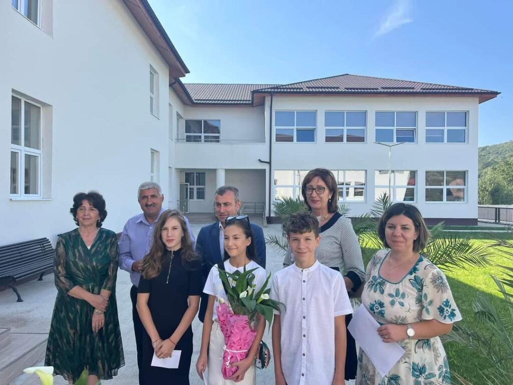 Primăria Moroeni a premiat elevii și profesorii care au obținut performanțe remarcabile la concursurile naționale și olimpiadele școlare