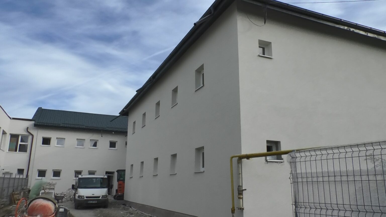 Se lucrează în ritm susținut la modernizarea Grădiniței cu program prelungit nr. 2 din Târgoviște, unitatea de învățământ beneficiază de investiții