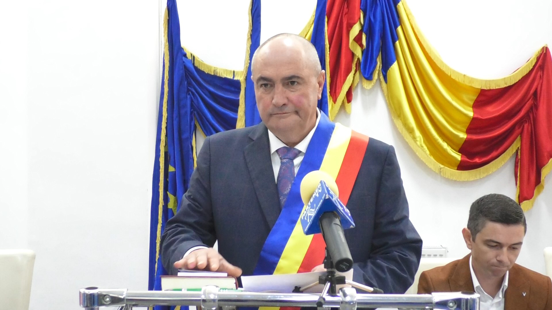 Comuna Voinești începe un nou capitol de succes: Gabriel Dănuț Sandu, cunoscut de comunitate sub numele de „Gambă,” a depus astăzi, 29 octombrie 2024, jurământul pentru al cincilea mandat de primar.