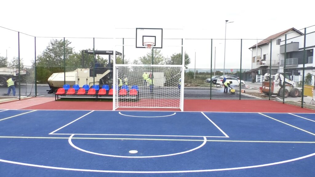 Cartierul Sagricom din Târgoviște are un  teren de sport ultramodern , o altă investiție implementată cu succes de administrația condusă de primarul Daniel Cristian Stan. 