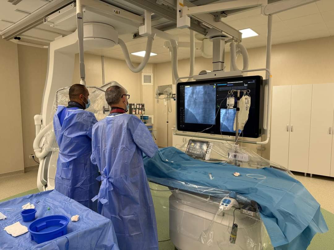 La Spitalul Județean de Urgență Târgoviște s-a marcat un moment istoric prin realizarea cu succes a primei proceduri de coronarografie din județ.