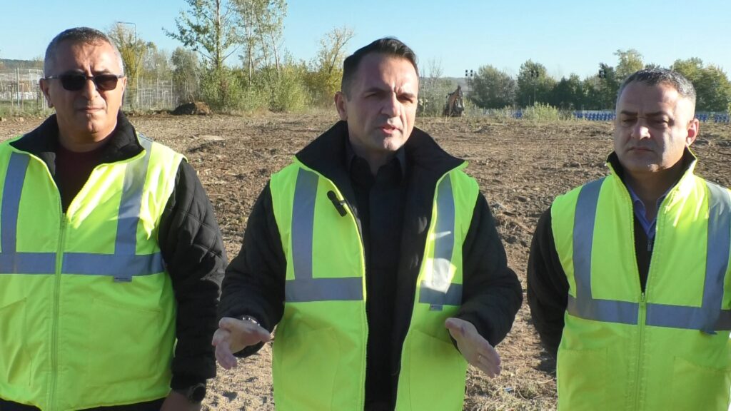 Au început lucrările la noua bază sportivă cu finanțare CNI, în vecinătatea Complexului de Natație Târgoviște .