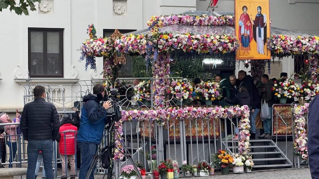 Pelerinajul Sfintei Parascheva de la Iași reprezintă un moment deosebit de intens și plin de religiozitate pentru credincioșii din întreaga țară.