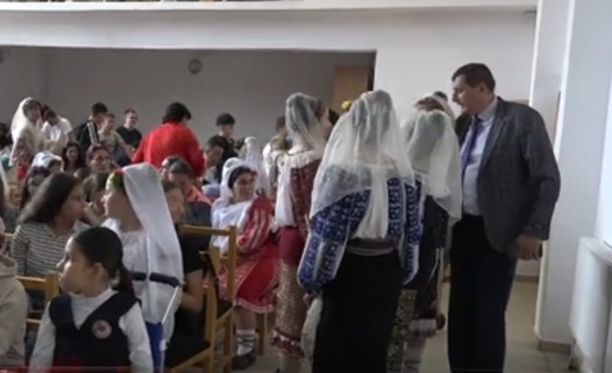 Comuna Malu cu Flori sărbătorește "Focul lui Sumedru" pe 25 octombrie, comunitatea  alături ds primarul Ion Constantin