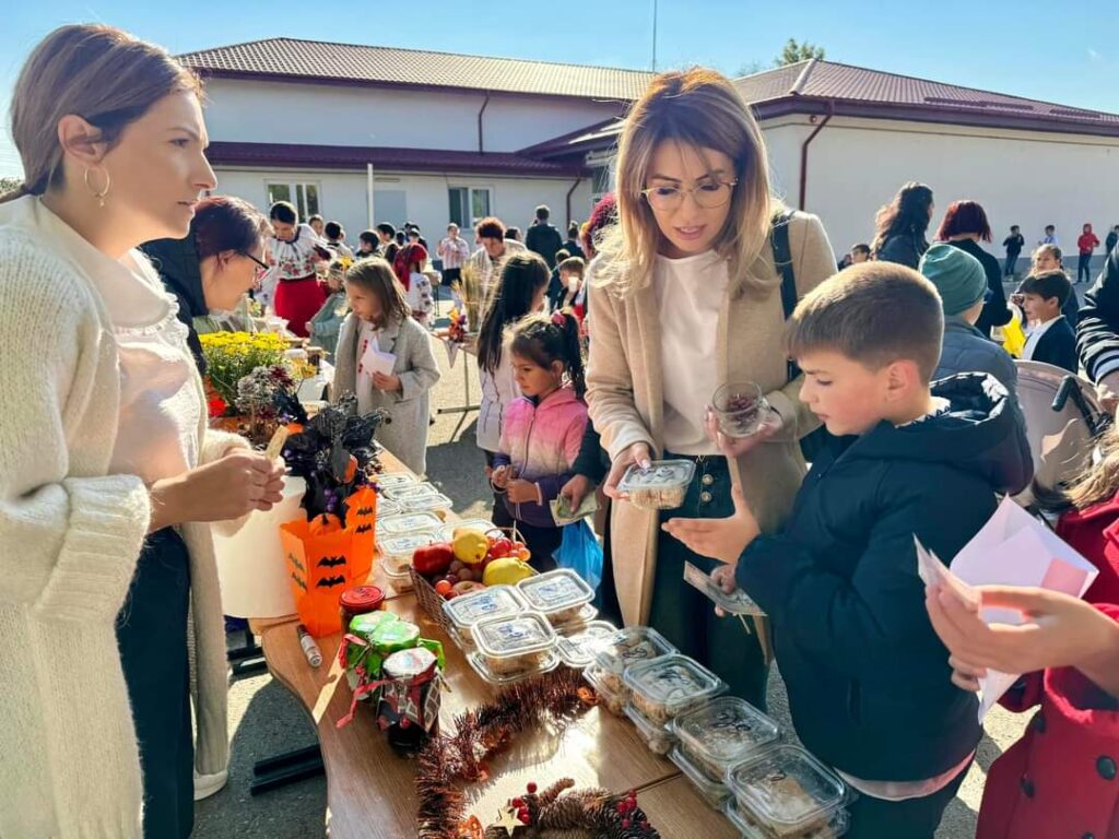 Târgul de Toamnă de la Școala Gimnazială Valea Voievozilor unde  comunitatea din Răzvad  s-a reunit la a III-a ediție.