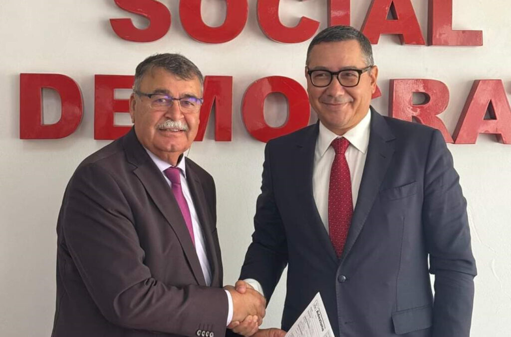 Victor Ponta, noul membru al PSD Niculești, deschide lista candidaților la Camera Deputaților în județul Dâmbovița Victor Ponta, fostul premier al României, a făcut un pas important în cariera sa politică prin reînscrierea în Partidul Social Democrat (PSD), devenind membru al organizației PSD Niculești, condusă de primarul Dorinel Soare.