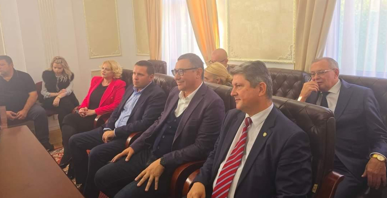 Dorinel Soare a fost învestit pentru al nouălea mandat de primar la Niculești și s-a construit Consiliul Local.