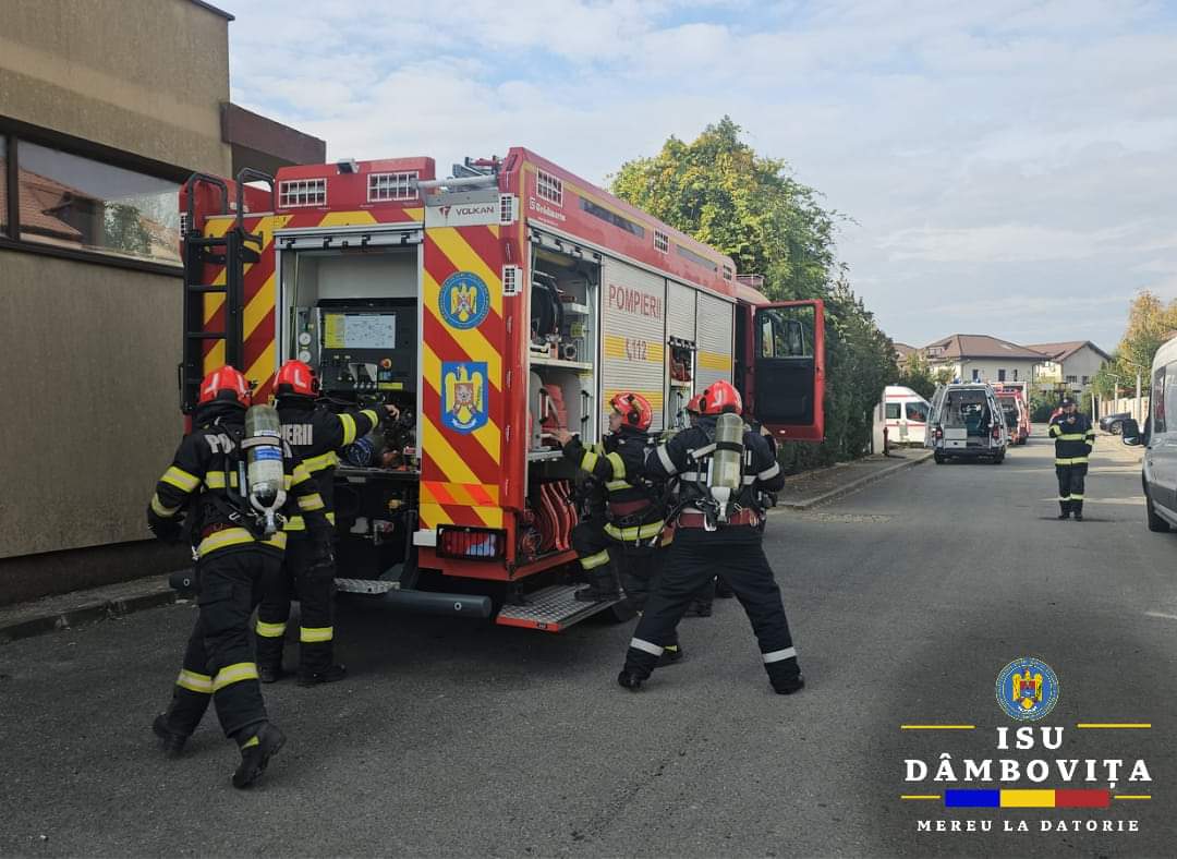 Exercițiu cu forțe și mijloace în teren pentru gestionarea unei situații de urgență într-un ansamblu rezidențial din Crevedia, organizat
